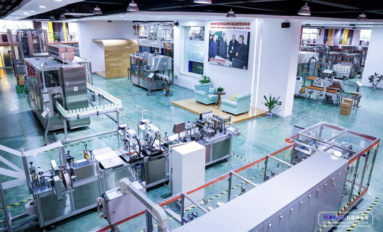 دستگاه پرکن و درب&zwnj;بند ضد خوردگی غیر فلزی سفید کننده 500 میلی&zwnj;لیتری تا 3000 میلی&zwnj;لیتری 15