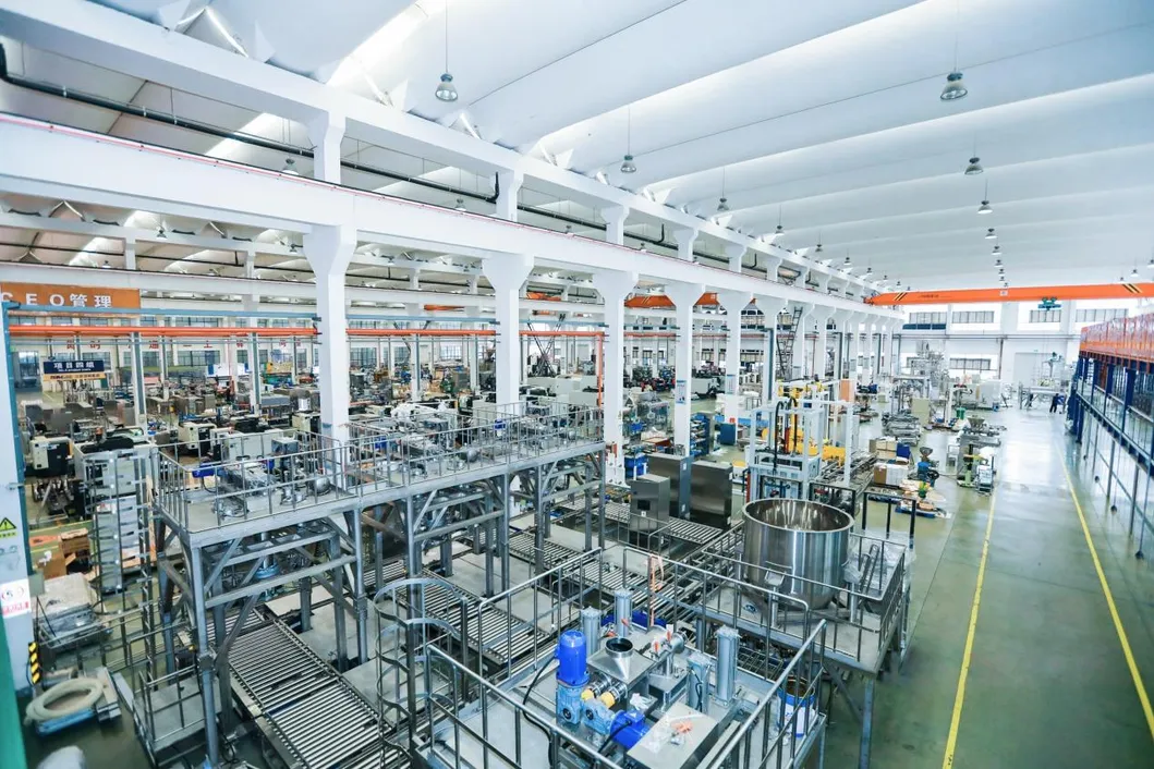 ماشین خودکار پر کردن روغن شیمیایی برای صنعت 9